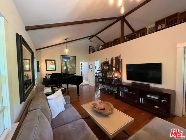 1315 N Mccadden Place, Los Angeles, California 90028