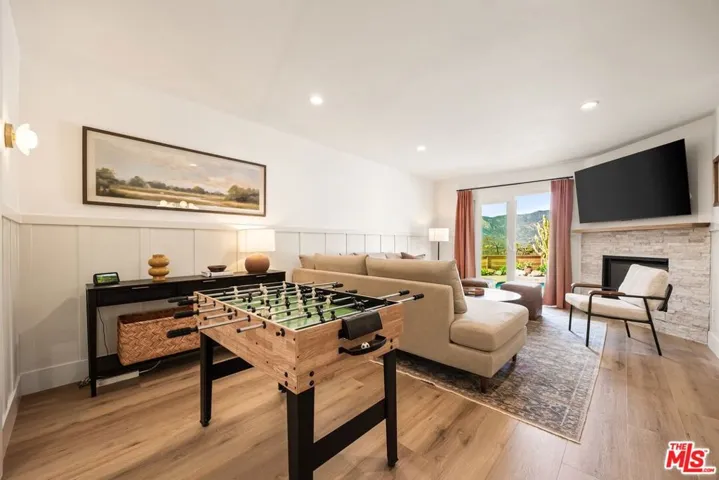 107 Alto Drive, Oak View, California 93022