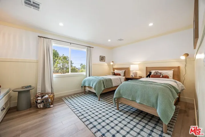 107 Alto Drive, Oak View, California 93022