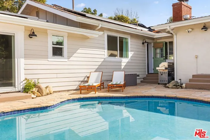 107 Alto Drive, Oak View, California 93022