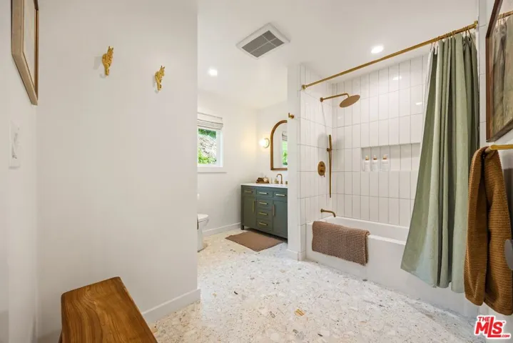 107 Alto Drive, Oak View, California 93022
