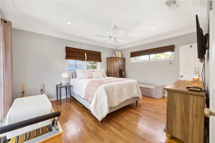 3374 Floyd, Los Angeles, California 90068