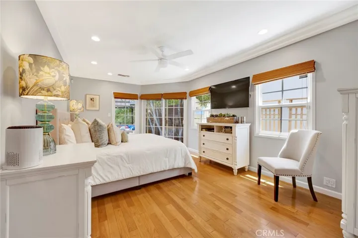 3374 Floyd, Los Angeles, California 90068