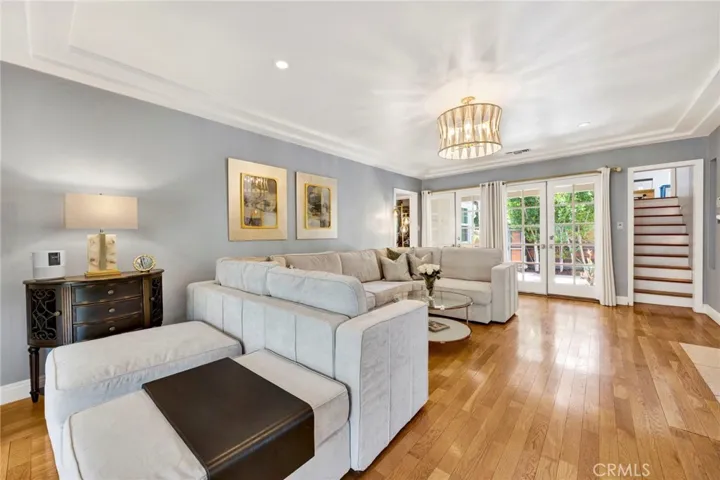 3374 Floyd, Los Angeles, California 90068