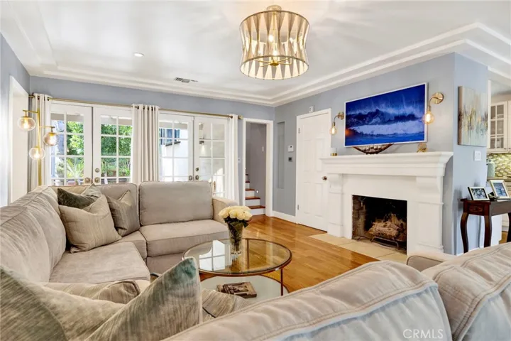3374 Floyd, Los Angeles, California 90068