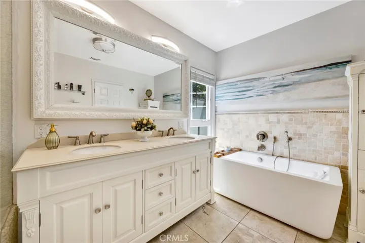 3374 Floyd, Los Angeles, California 90068