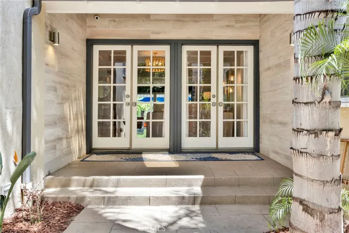 3374 Floyd, Los Angeles, California 90068