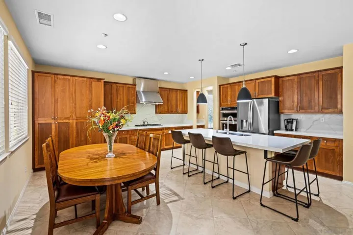 10540 Pinion Trl, Escondido, California 92026