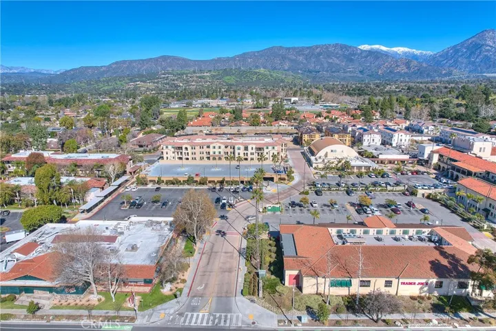 501 W Foothill Boulevard 306, Claremont, California 91711