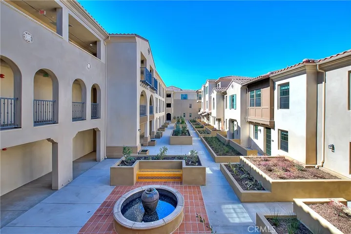 501 W Foothill Boulevard 306, Claremont, California 91711