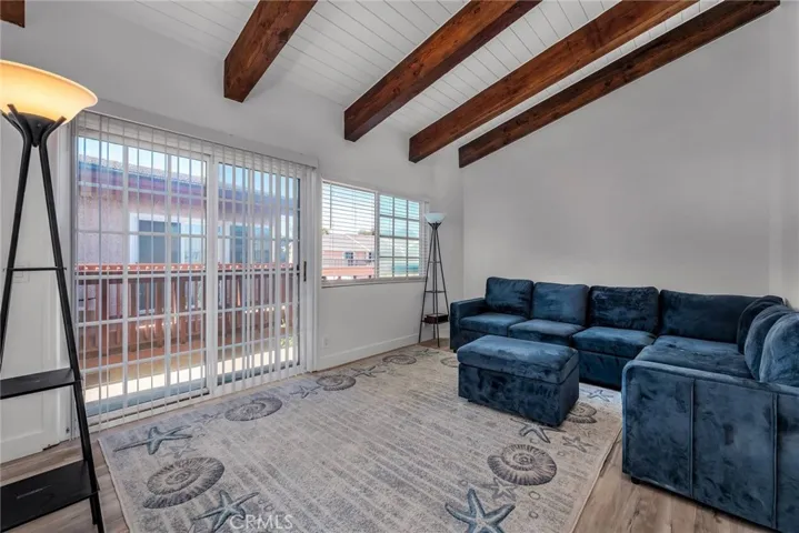 Bonus room/guest room with glass slider and closet