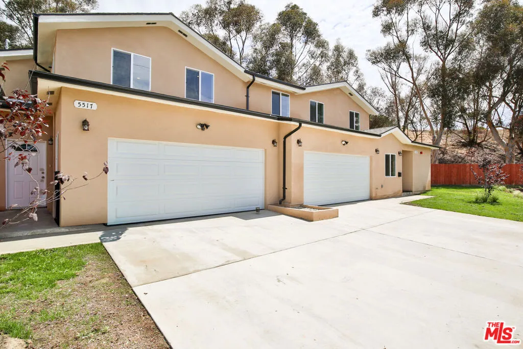 5517 - 5519 Lavinia Avenue, Lynwood, California 90262 — photo 5