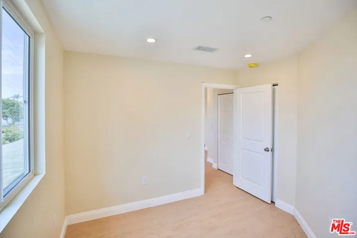5517 – 5519 Lavinia Avenue, Lynwood, California 90262