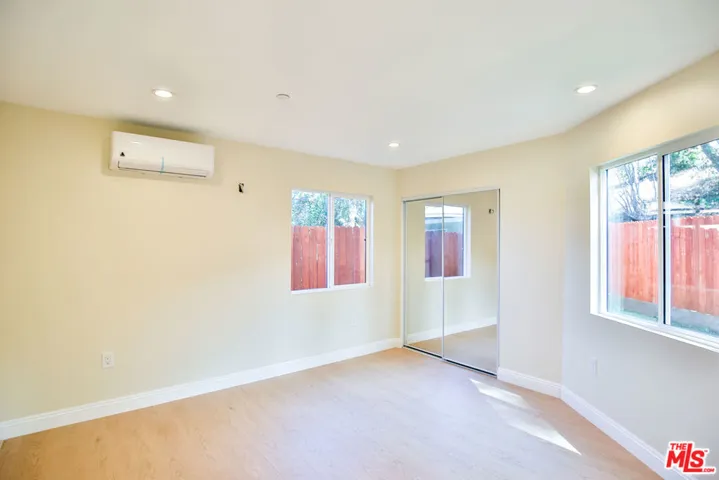 5517 – 5519 Lavinia Avenue, Lynwood, California 90262