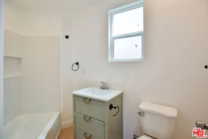 5517 – 5519 Lavinia Avenue, Lynwood, California 90262