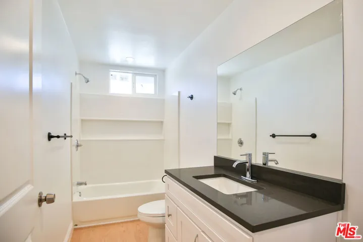 5517 – 5519 Lavinia Avenue, Lynwood, California 90262