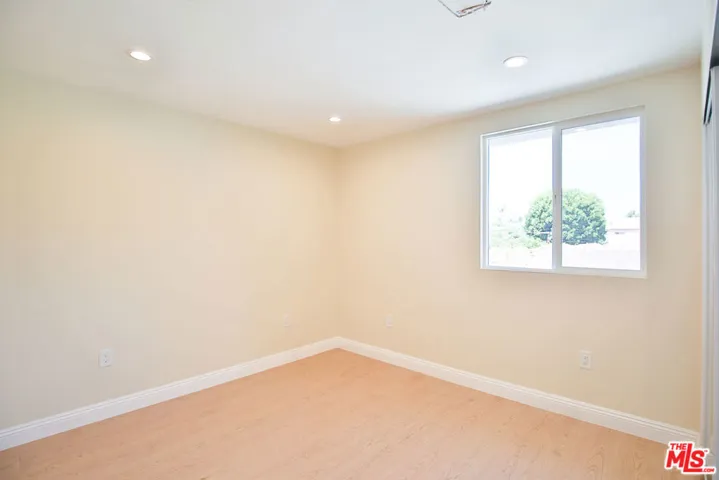 5517 – 5519 Lavinia Avenue, Lynwood, California 90262