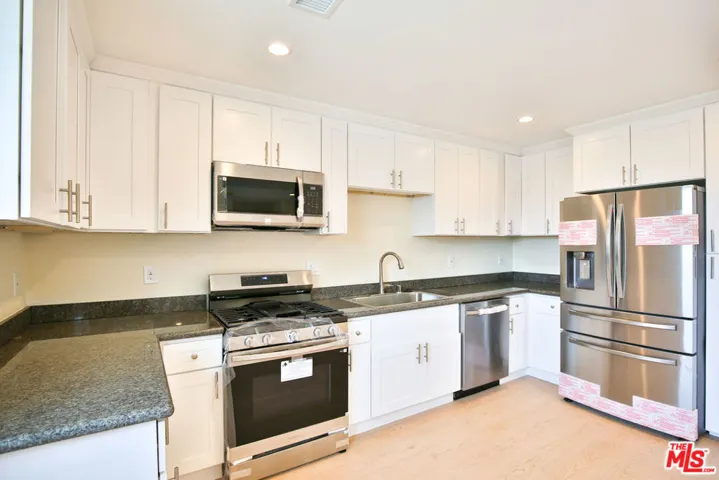 5517 – 5519 Lavinia Avenue, Lynwood, California 90262