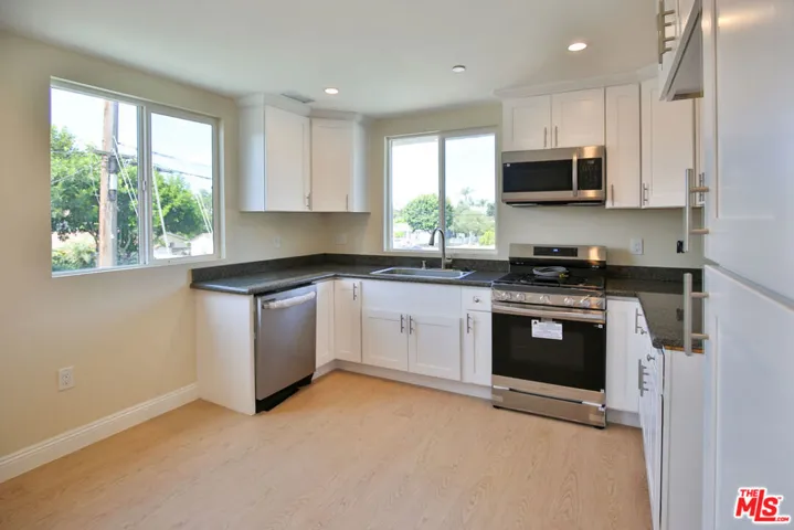 5517 – 5519 Lavinia Avenue, Lynwood, California 90262