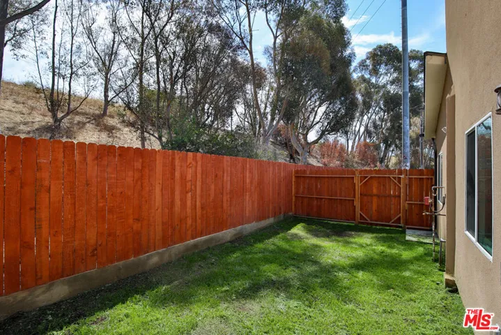 5517 – 5519 Lavinia Avenue, Lynwood, California 90262