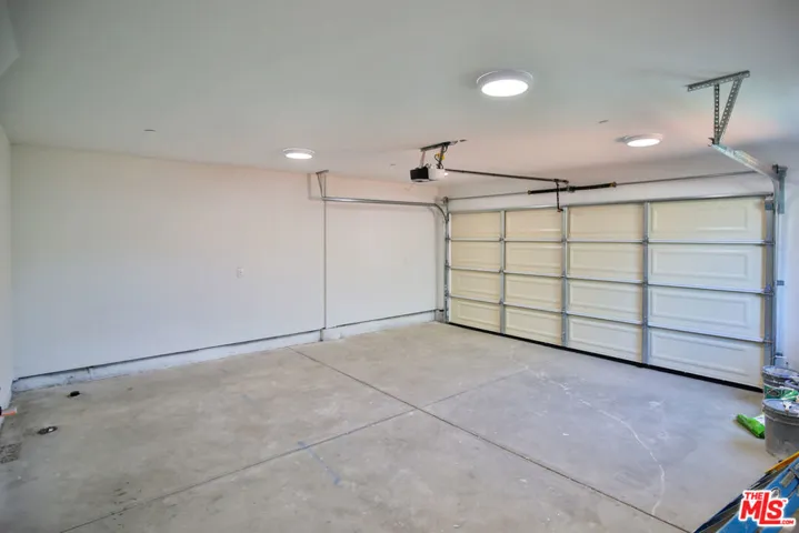5517 – 5519 Lavinia Avenue, Lynwood, California 90262