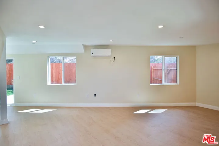 5517 – 5519 Lavinia Avenue, Lynwood, California 90262
