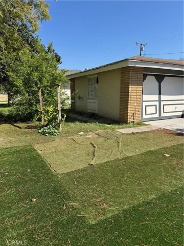 3618 W Crystal, Santa Ana, California 92704