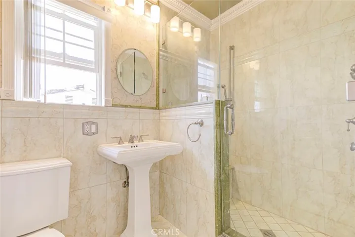 6641 Agnes Avenue, North Hollywood, California 91606