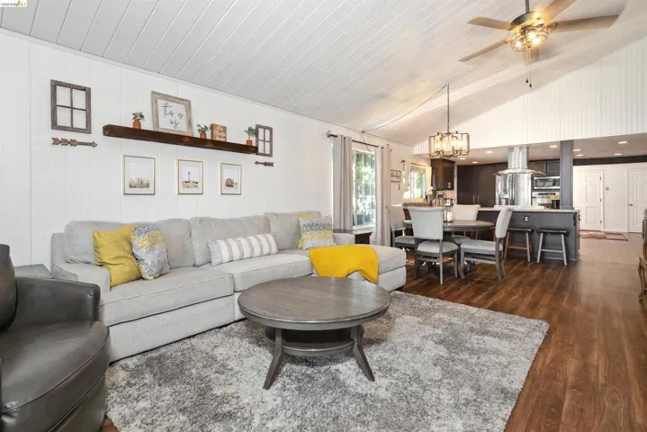 105 W Bolton Rd, Oakley, California 94561