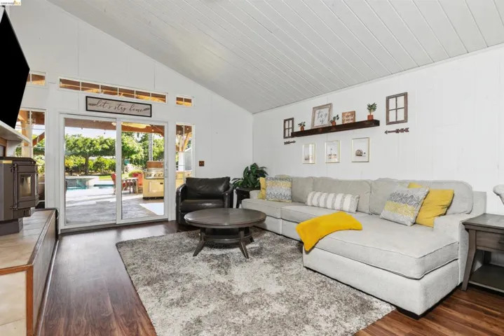 105 W Bolton Rd, Oakley, California 94561