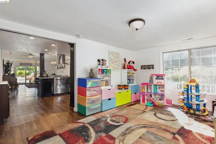 105 W Bolton Rd, Oakley, California 94561