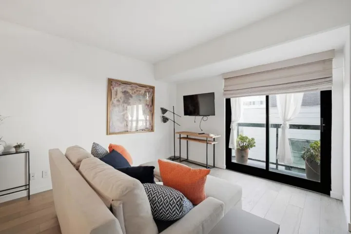 1 Daniel Burnham Court 307, San Francisco, California 94109