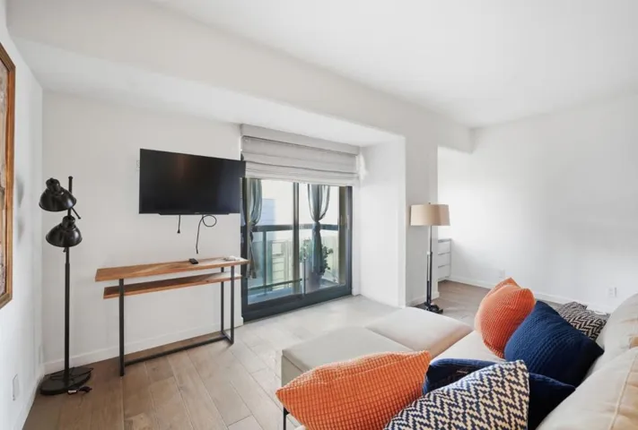1 Daniel Burnham Court 307, San Francisco, California 94109