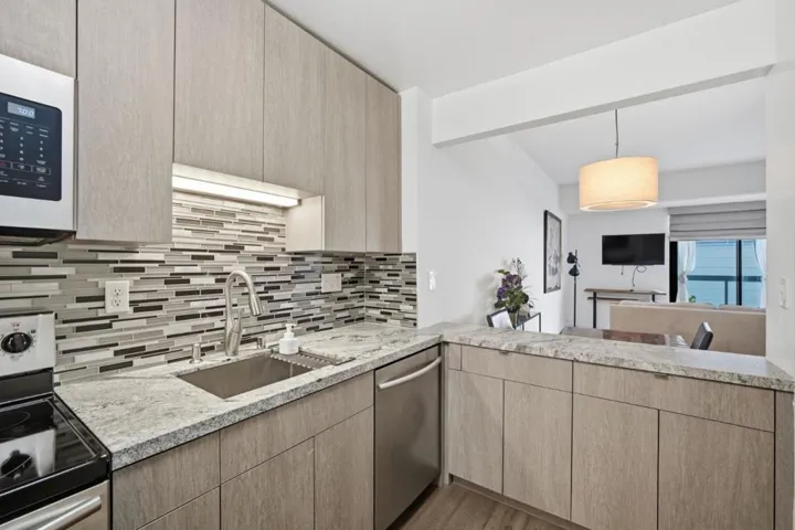 1 Daniel Burnham Court 307, San Francisco, California 94109
