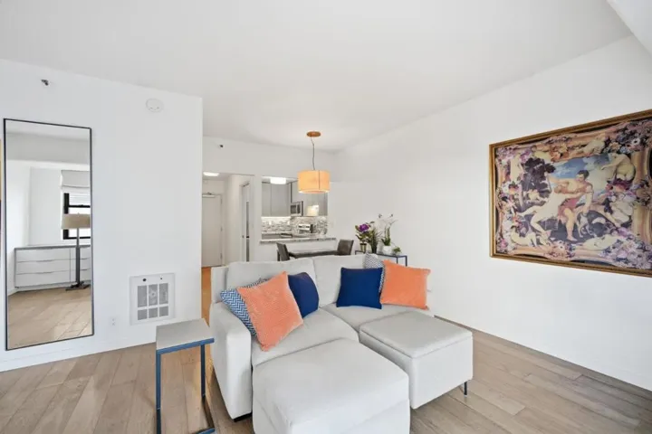 1 Daniel Burnham Court 307, San Francisco, California 94109