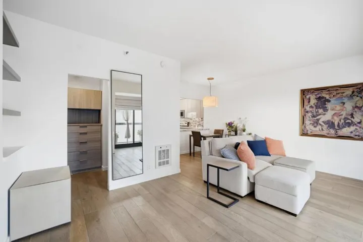 1 Daniel Burnham Court 307, San Francisco, California 94109