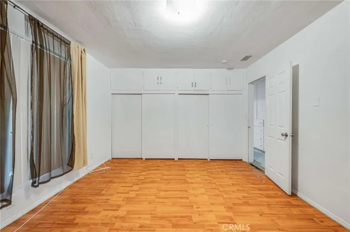 19122 Chase Street, Northridge, California 91324