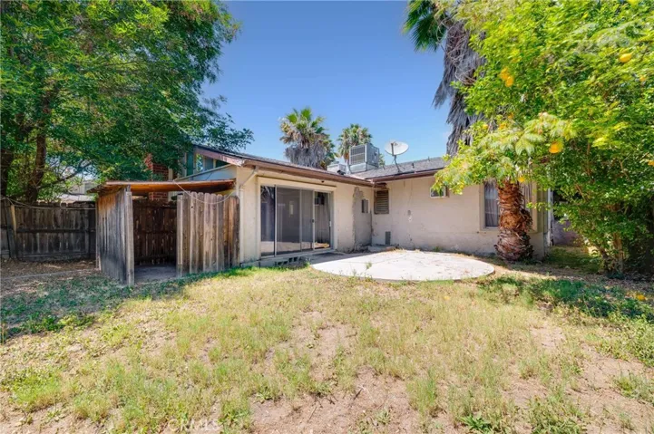 19122 Chase Street, Northridge, California 91324