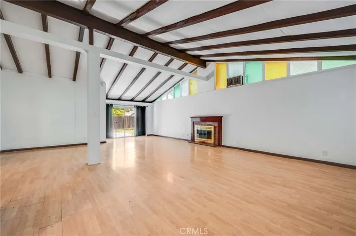 19122 Chase Street, Northridge, California 91324