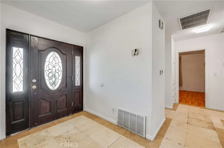 19122 Chase Street, Northridge, California 91324