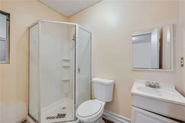 19122 Chase Street, Northridge, California 91324