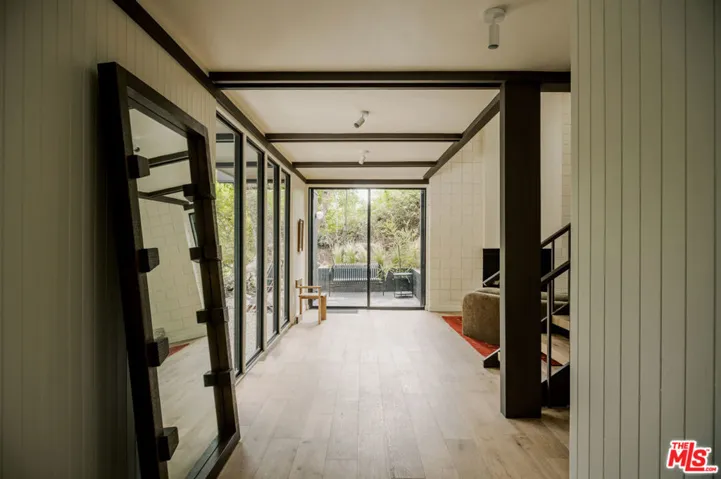 5649 Valley Oak Drive, Los Angeles, California 90068