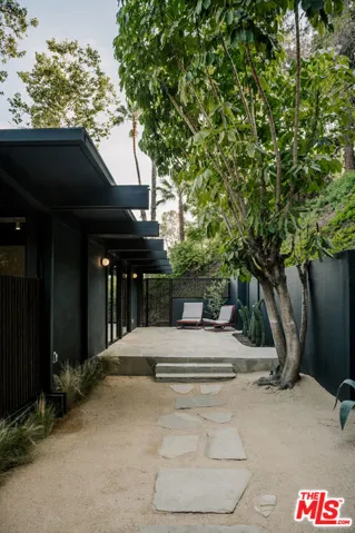 5649 Valley Oak Drive, Los Angeles, California 90068