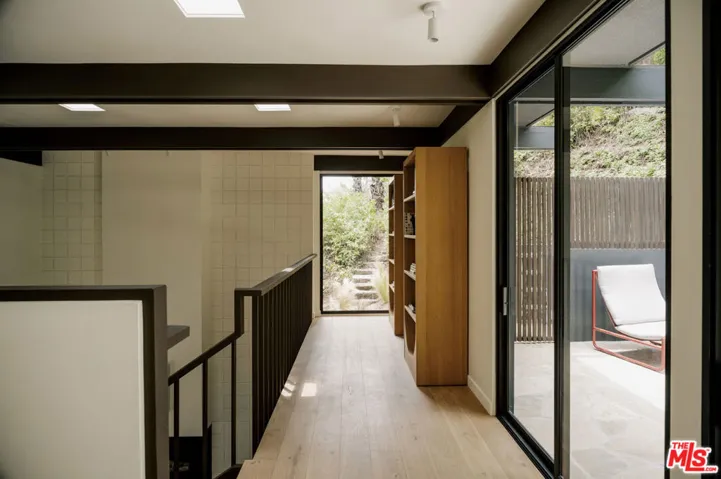 5649 Valley Oak Drive, Los Angeles, California 90068