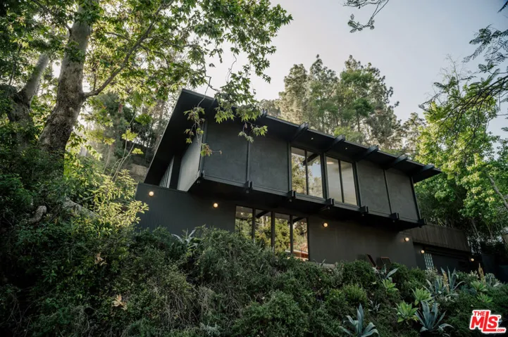 5649 Valley Oak Drive, Los Angeles, California 90068