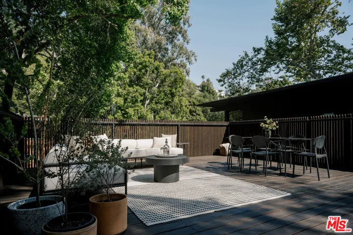 5649 Valley Oak Drive, Los Angeles, California 90068