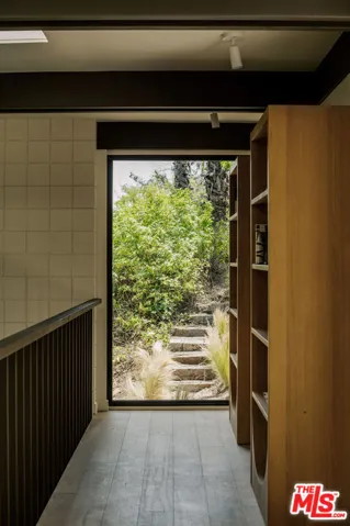5649 Valley Oak Drive, Los Angeles, California 90068