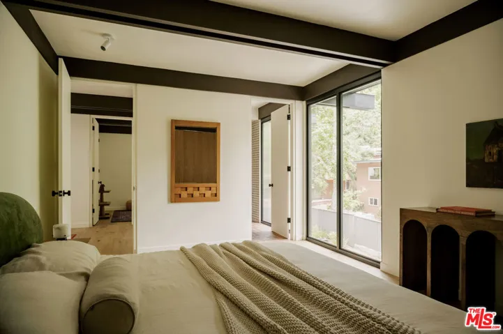 5649 Valley Oak Drive, Los Angeles, California 90068