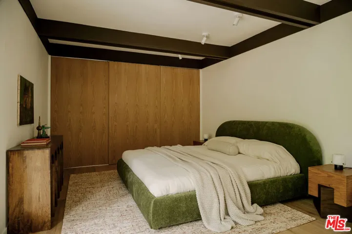 5649 Valley Oak Drive, Los Angeles, California 90068