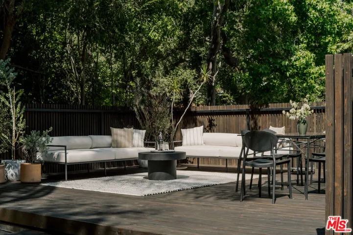 5649 Valley Oak Drive, Los Angeles, California 90068